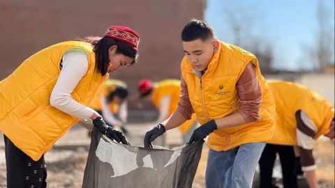 Волонтёр жаслар «Таза қала» акциясында белсендилик көрсетпекте