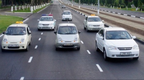 Жол ҳәрекети қатнасыўшыларының жол ҳәрекети қағыйдаларына қатаң әмел етиўи тәмийинленеди