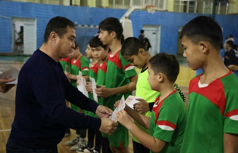 Жас гандболшылар чемпионлық ушын беллести