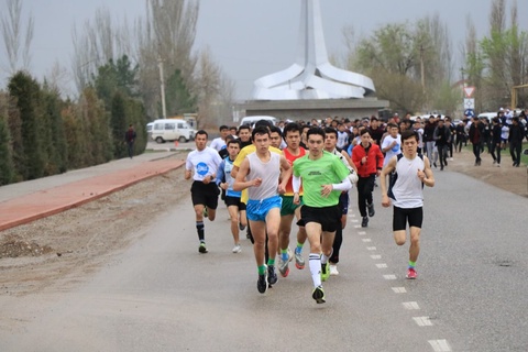 G'uzorda "Orolni qutqaramiz" shiori ostida ommaviy yugurish marafoni o'tkazildi