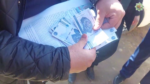 Taxiatosh tumanida soxta pullar muomalaga chiqishining oldi olindi