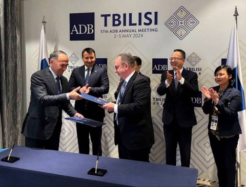 Ўзбекистон ва БОР ба аразиши 3,5 миллиард доллар меморандум имзо кард