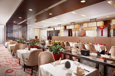 Объем услуг по проживанию и питанию в Узбекистане в 2025 году превысил 227 трлн сумов