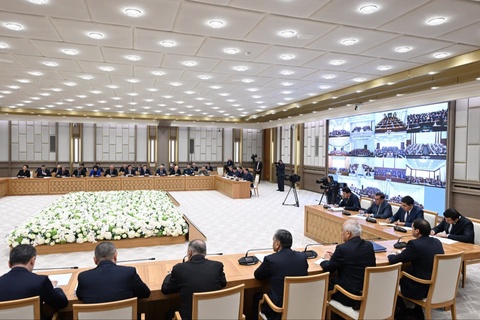 Hokimlarga 236 ta mahalla aholisi turmushida keskin oʻzgarish qilishi shartligi koʻrsatib oʻtildi