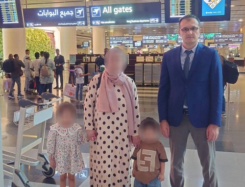 Шаҳрванди Ӯзбекистон, ки аз зӯроварии оилавӣ зарар дида буд, бо фарзандонаш аз Умон ба Ватан баргашт