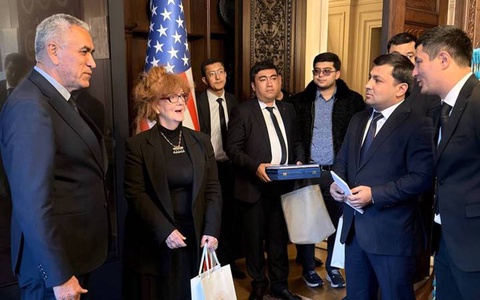 Имкониятҳои зиёд кардани ҷараёни сайёҳон аз ИМА ба Бухоро баррасӣ шуданд