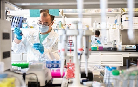 “Omikron”ning JN.1 variantiga xos yangi alomatlar maʼlum boʻldi