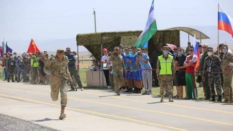 AрМИ-2021 ": дастаи Ӯзбекистон дар вазифаи дуюми мусобиқаи                "Эстафетаи ҳарбию тиббӣ "рекордҳои нав гузошт