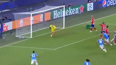 Futbolda juda kam uchraydigan holat