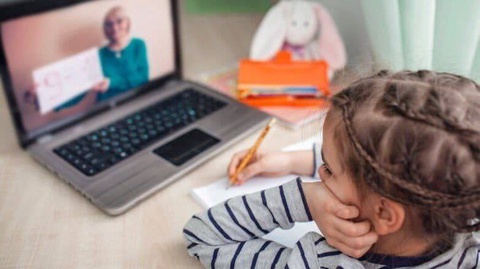 В Узбекистане школы и вузы переходят на онлайн-обучение до 24 февраля