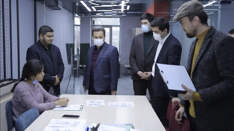 АКТ министрі IT Park  резиденті болған оқу орталығының қызметімен танысты