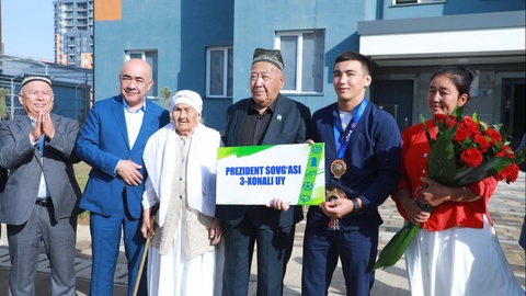 Aytjan Xolmaxanovga Nurafshon shahridan 3 xonali kvartira berildi