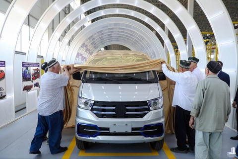 Сурхандәрья ўәлаятында жеңил жүк автомобиллери ислеп шығарыла баслады