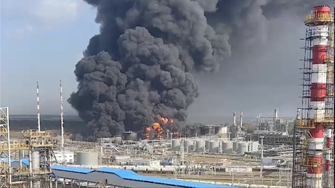 Россия начнет закупать бензин в Китае после остановки почти 40% мощностей НПЗ