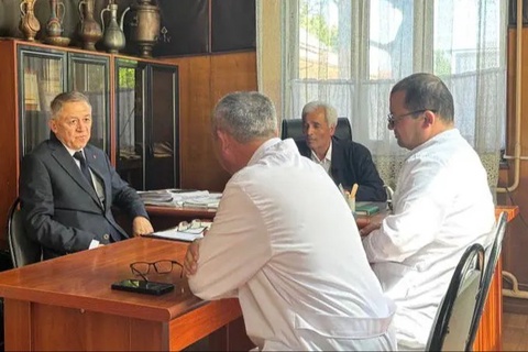 Dam olish kuni xodimlarini ishga jalb qilgan dispanser rahbariga hayfsan berildi