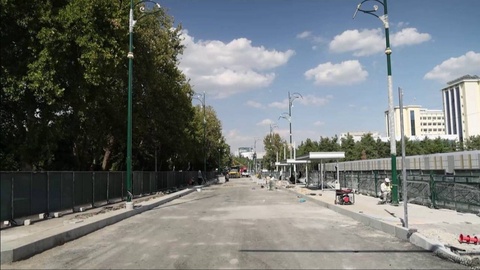 Toshkent shahrining Shahrisabz ko‘chasida BRT yo‘lagi qurilishi davom etmoqda