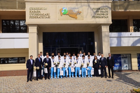 Муз үстиндеги тарийхый жеңис: Өзбекстан U-18 хоккей сайланды командасы дүньяны ийеледи