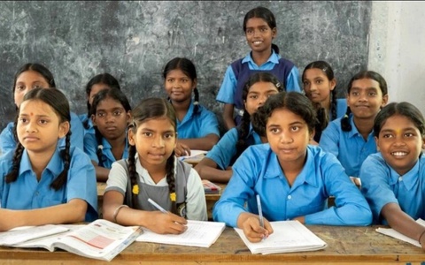 Dunyoda maktabga bormaydigan bolalar soni ortib bormoqda