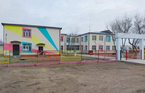 Алыс Дәўқара аўылындағы бақша заманагөй көриниске ийе болды