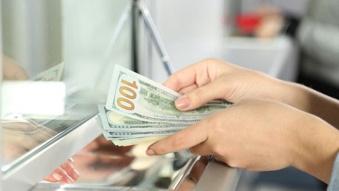 Энди банкдан 500 АҚШ долларигача нақд чет эл валютасини ҳужжатсиз олиш мумкин