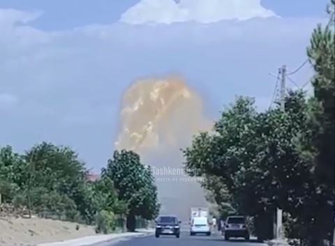 Toshkentda issiq suv quvuri yorilib ketdi