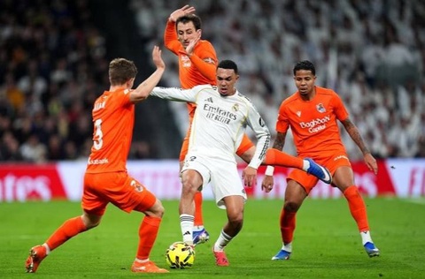 «Реал» Мадрид обыграл «Реал Сосьедад» и возглавил таблицу Ла лиги