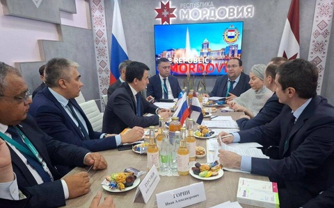 Узбекистан и Россия расширяют сотрудничество в сфере туризма