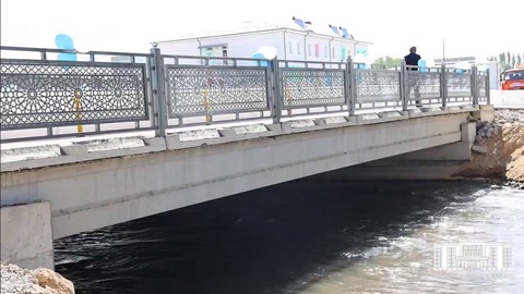 В Сергелийском районе столицы к новому учебному году открыли мост через канал, соединивший махалли «Жунарык» и «Юкори Дархон»
