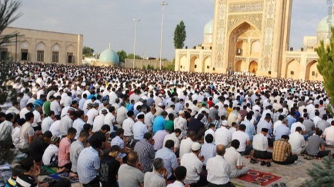 Qurbon hayiti namozini oʻqish vaqtlari maʼlum qilindi