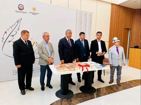 Ozarbayjonda o‘zbek shoirining kitobi taqdimot qilindi