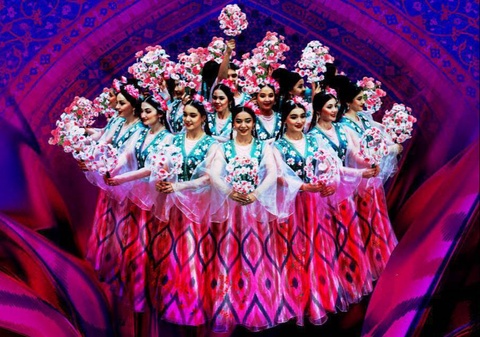 Легендарный ансамбль узбекского народного танца «Бахор» выступит в «Dubai Opera»