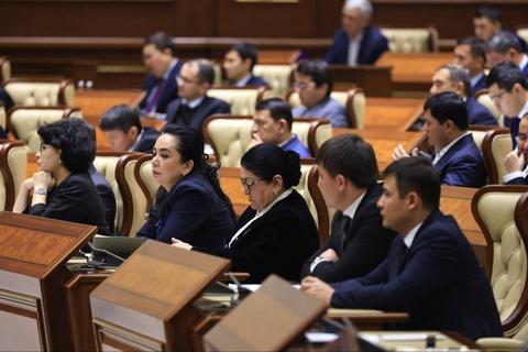 Бюджет процесиниң жетилистирилиўи мүнәсибети менен айырым нызам ҳүжжетлерине өзгерислер ҳәм қосымшалар киргизилмекте