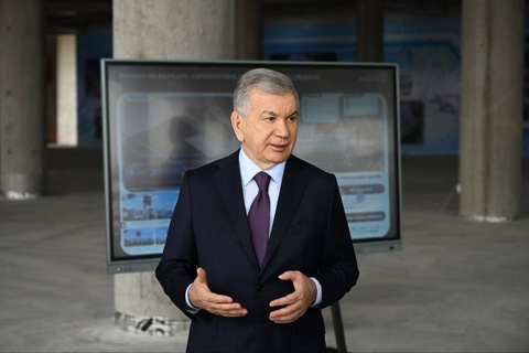 Президент Наманган әуежайындағы құрылыс жұмыстарымен танысты