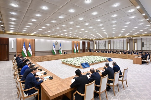 Maktablarda 60 ming oʻqituvchi 8-12 mln soʻm maosh olyapti — Prezident