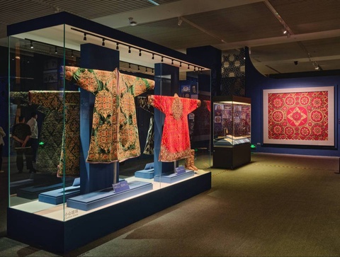 Узбекистан представил 27 экспонатов на выставке в Пекине, приуроченной к саммиту ШОС