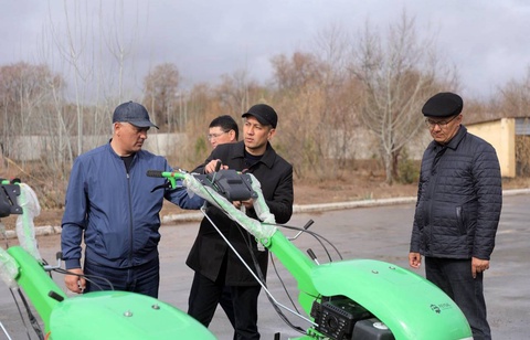 Хожалықларға миникультиватор ҳәм басқа да қурал-сайманлар тарқатылды