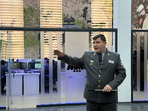 Өзбекстан Қорғаныў министрлигинде пресс-тур: заманагөй реформалар ҳәм жаўынгерлик таярлық пенен танысыў