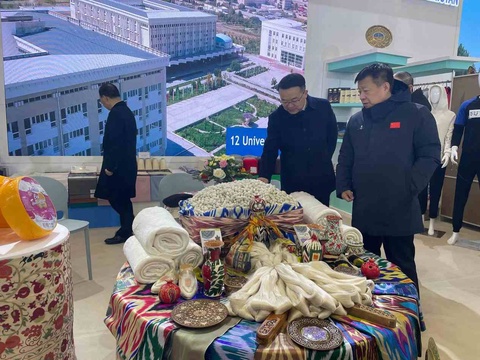 Үрімжіде Өзбекстан-Қытай бірінші аумақаралық форумы өтуде