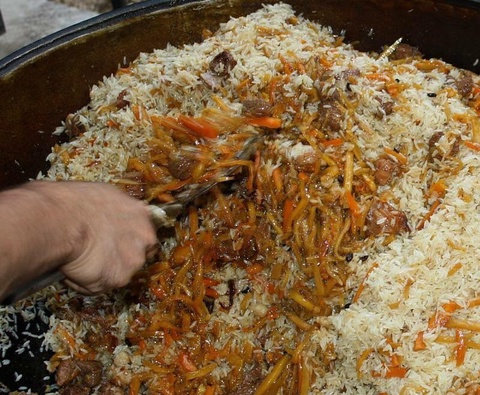 Toshkentning ayrim to‘yxonalarida aholiga bepul osh tarqatiladi