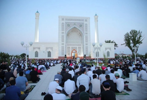 Ramazon hayiti namozini oʻqish vaqtlari eʼlon qilindi