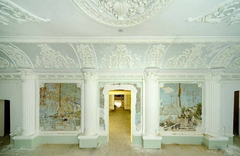 На стенах Республиканской детской библиотеки обнаружены росписи периода 60-х годов прошлого века