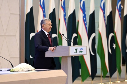 O‘zbekiston Prezidenti va Pokiston Bosh vaziri qo‘shma biznes forumida ishtirok etdilar