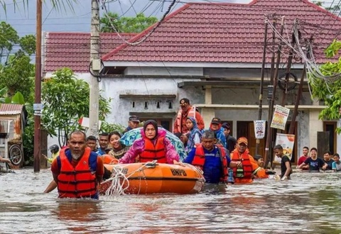 Indoneziyada suv toshqini qurbonlari soni 440 nafardan oshdi