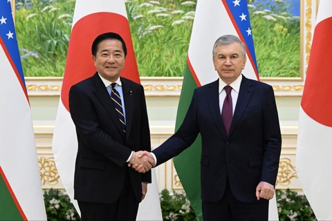 The President of Uzbekistan receives a delegation from Japan