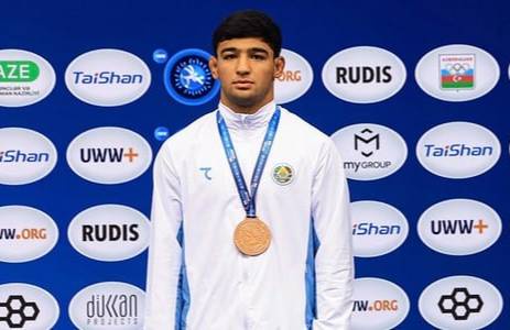 Абдулазиз Холмирзаев принес Узбекистану первую медаль на чемпионате мира U17 по спортивной борьбе