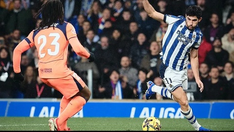 «Реал Сосьедад» нанес поражение «Барселоне» и помог в гонке «Реалу»