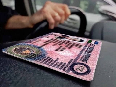 Акнун шумо метавонед шаҳодатномаи нави ронандагиро онлайн расмӣ кунед