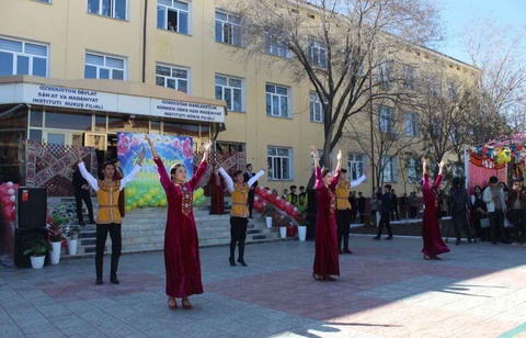 Студентлер Наўрызды байрамлады