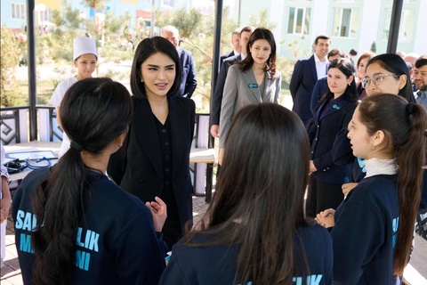 Саида Мирзиёева Қорақалпоғистонда ўтказилаётган «Саломатлик марафони»га борди