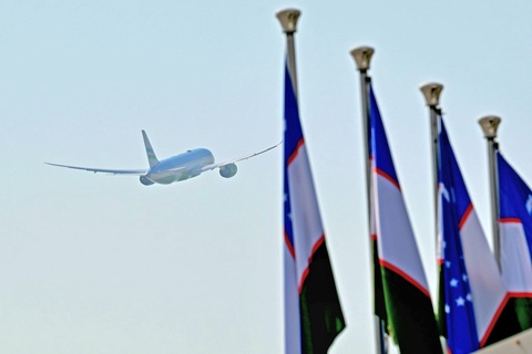 Өзбекстан Президенті жұмыс сапармен Тәжікстанға барды